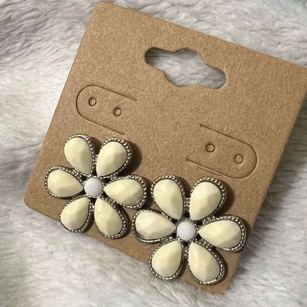 Cream and White Flower Earrings